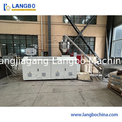 Cadena de producción decorativa de la protuberancia del panel del tablero del perfil del piso de la puerta del PVC PE PP WPC