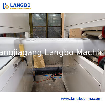 Línea de producción de extrusión de perfiles de suelo de madera plástica PE PP utilizada en suelos interiores o exteriores/parapetos/bandejas