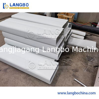 Máquina de extrusión de perfiles de paneles de revestimiento de paredes de revestimiento de cubierta de WPC de madera de plástico compuesto PP PE/PVC Profile de ventanas y puertas