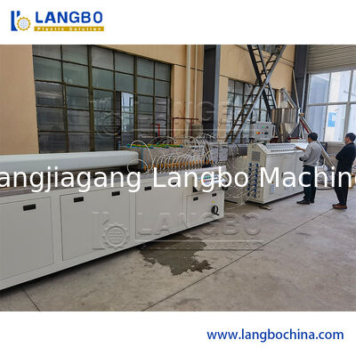 Línea de producción de extrusión de perfiles plásticos en forma de L de PVC PP PE ABS con moldes de diferentes formas