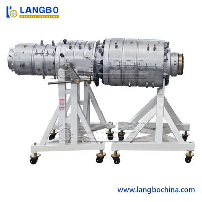 Extrusora de tuberías de PVC CPVC 75 - 250 mm Línea de producción de tuberías de plástico