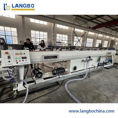 Línea de extrusión de tuberías PPR de coextrusión de 3 capas con capacidad de 350 kg/h y control PLC