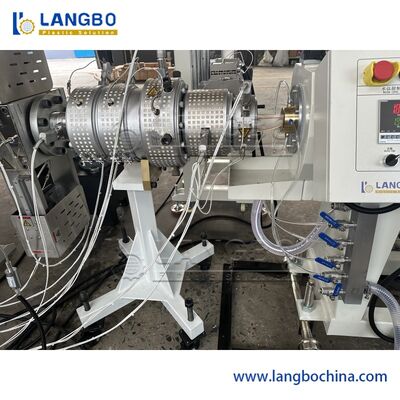Línea de extrusión de tuberías PPR de coextrusión de 3 capas con capacidad de 350 kg/h y control PLC
