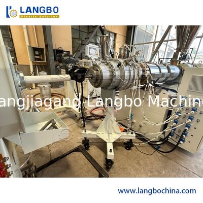 PVC alcantarillado de drenaje de plástico de tubería de cable de conducto de suministro de agua de pared sólida Extrusión de la máquina de fabricación