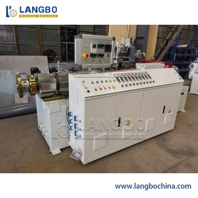 Línea de la protuberancia del perfil del PVC del certificado del CE con poder gemelo cónico del motor del extrusor de tornillo 37KW