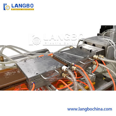 Profiles de marcos de puertas WPC Extrusor / Maquina de fabricación de paneles de madera de plástico compuesto / línea de producción de cercas de cubierta de WPC