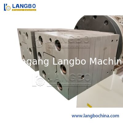 Línea de extrusión de perfiles de cable de trunking de material de PVC de plástico de trunco en caliente