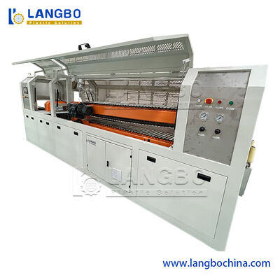 Máquina para perforar el canal de cableado de PVC