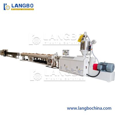 Línea de la protuberancia del tubo del certificado PE del ISO con proceso de la calibración/de enfriamiento