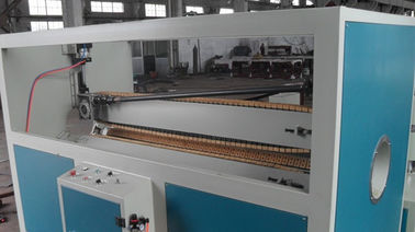 Línea durable de la protuberancia del tubo de PPR con dos Caterpillar y recorrido multi de Caterpillar de la máquina