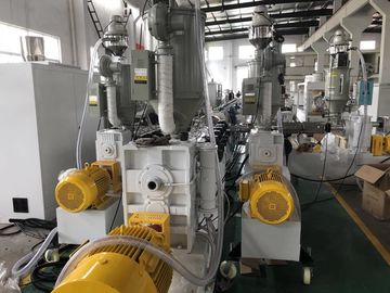 Cadena de producción del tubo del ABS/PPR, máquina de la protuberancia del tubo de drenaje del poder 90KW
