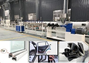 Máquina del perfil del Pvc con la protuberancia de aislamiento flexible de goma de la tira para la puerta