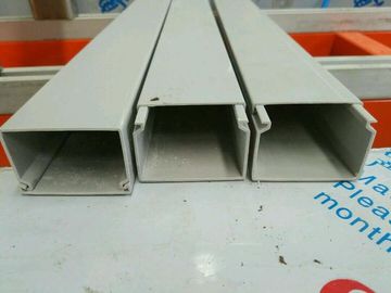 Fabricación gemela del enlace del cable eléctrico de la máquina de la protuberancia del perfil del Pvc del tornillo