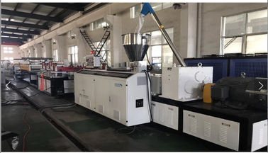 Linea de producción de máquinas de extrusión de paneles de pared de PVC para decoración de WPC