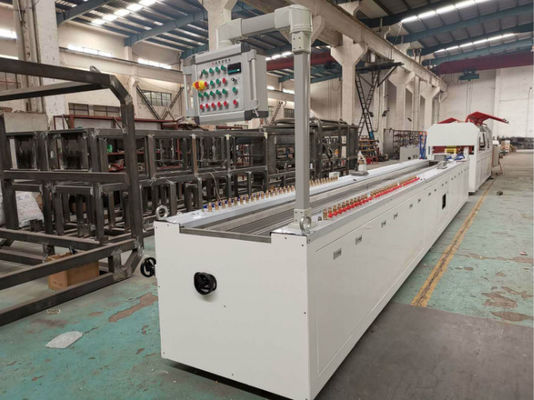 Línea extrusor de la protuberancia del tablero de la espuma del PVC del certificado del CE del panel para el producto del perfil