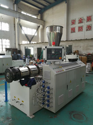Máquina de alto rendimiento de la protuberancia del tubo del PVC, cadena de producción del tubo del Pvc tornillo 80kg/H del doble