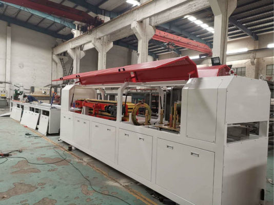 Línea extrusor de la protuberancia del tablero de la espuma del PVC del certificado del CE del panel para el producto del perfil