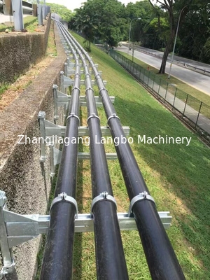 Línea de extrusión de tubería de PE HDPE con tanque de vacío de 11 metros y cortador planetario