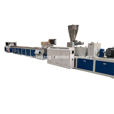 Decoración de interiores y exteriores Máquina para hacer paneles de WPC con flautas Máquina para hacer líneas de extrusión de paneles de pared WPC