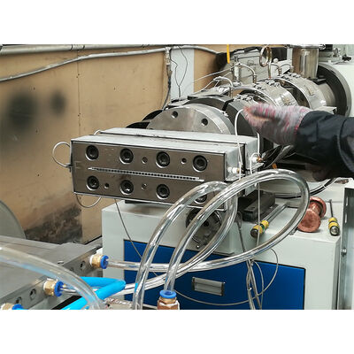 Motor Power Línea de producción de extrusión de perfiles de plástico de PVC totalmente automática para una producción de primer nivel