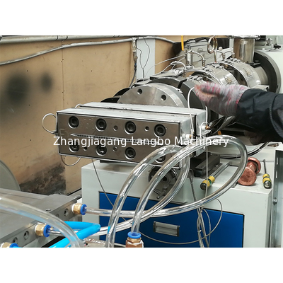 Siemens Motor Power Línea de producción de extrusión de perfiles de plástico de PVC totalmente automática para una producción de primer nivel
